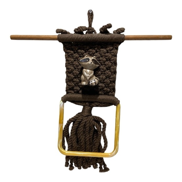 Vintage 1970’d Macrame Towel Holder With Racoon - Picture 3 of 5